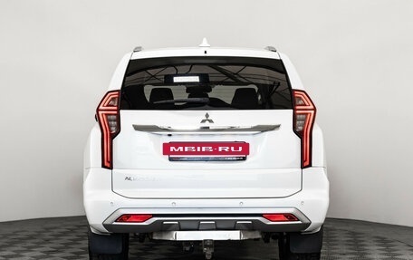 Mitsubishi Pajero Sport III рестайлинг, 2021 год, 3 799 000 рублей, 7 фотография