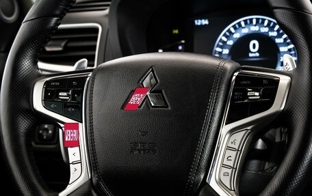 Mitsubishi Pajero Sport III рестайлинг, 2021 год, 3 799 000 рублей, 12 фотография