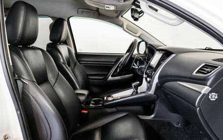 Mitsubishi Pajero Sport III рестайлинг, 2021 год, 3 799 000 рублей, 22 фотография