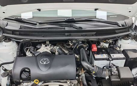 Toyota Yaris XP150 рестайлинг, 2022 год, 1 610 077 рублей, 17 фотография