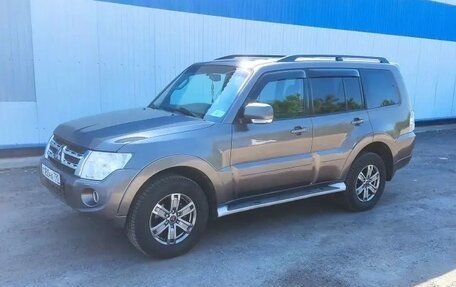 Mitsubishi Pajero IV, 2011 год, 2 100 000 рублей, 3 фотография