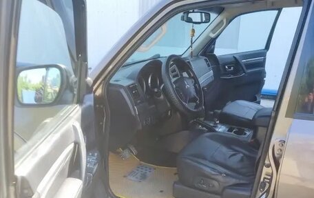 Mitsubishi Pajero IV, 2011 год, 2 100 000 рублей, 13 фотография