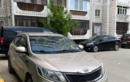 KIA Rio III рестайлинг, 2013 год, 585 000 рублей, 2 фотография