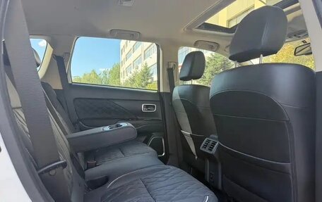 Mitsubishi Outlander III рестайлинг 3, 2022 год, 2 085 000 рублей, 14 фотография