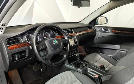 Skoda Superb III рестайлинг, 2011 год, 769 000 рублей, 18 фотография