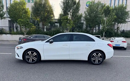 Mercedes-Benz A-Класс, 2022 год, 1 580 000 рублей, 4 фотография
