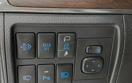 Toyota Land Cruiser 200, 2019 год, 7 277 000 рублей, 18 фотография
