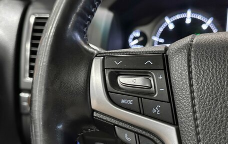 Toyota Land Cruiser 200, 2019 год, 7 277 000 рублей, 20 фотография