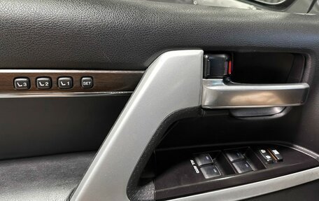Toyota Land Cruiser 200, 2019 год, 7 277 000 рублей, 17 фотография