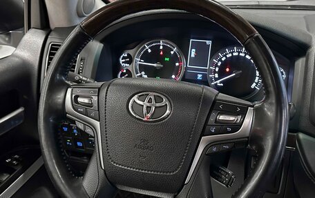 Toyota Land Cruiser 200, 2019 год, 7 277 000 рублей, 28 фотография