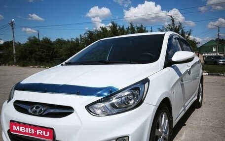 Hyundai Solaris II рестайлинг, 2011 год, 850 000 рублей, 1 фотография
