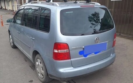 Volkswagen Touran III, 2006 год, 750 000 рублей, 3 фотография
