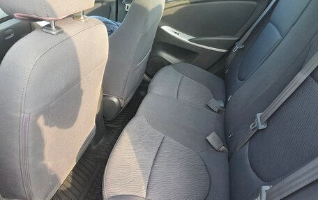 Hyundai Solaris II рестайлинг, 2013 год, 650 000 рублей, 10 фотография