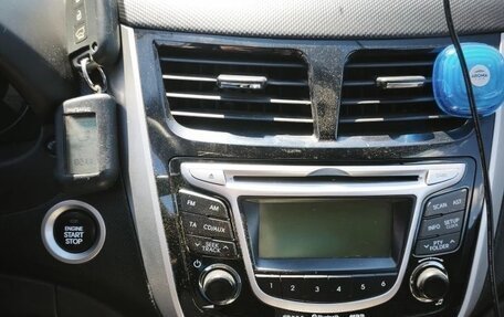 Hyundai Solaris II рестайлинг, 2011 год, 850 000 рублей, 8 фотография