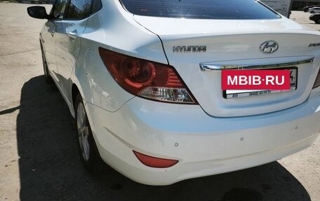 Hyundai Solaris II рестайлинг, 2011 год, 850 000 рублей, 3 фотография