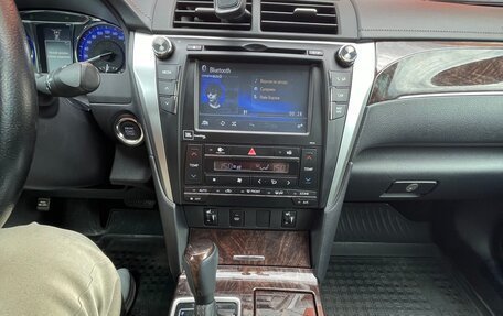 Toyota Camry, 2017 год, 1 700 000 рублей, 4 фотография