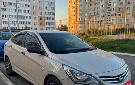 Hyundai Solaris II рестайлинг, 2015 год, 1 100 000 рублей, 2 фотография