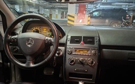Mercedes-Benz A-Класс, 2011 год, 710 000 рублей, 6 фотография