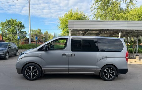 Hyundai Grand Starex Grand Starex I рестайлинг 2, 2012 год, 1 100 000 рублей, 2 фотография