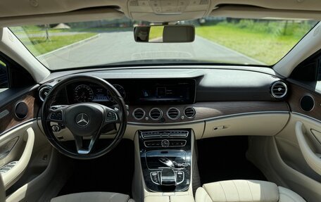 Mercedes-Benz E-Класс, 2016 год, 2 495 000 рублей, 32 фотография