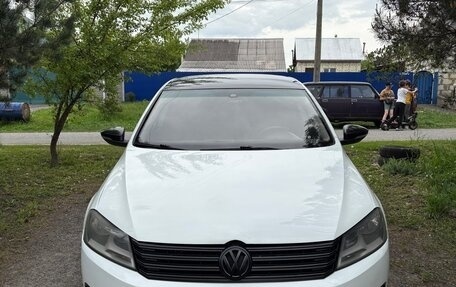 Volkswagen Passat B7, 2011 год, 950 000 рублей, 1 фотография