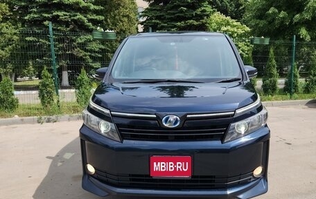 Toyota Voxy III, 2014 год, 1 850 000 рублей, 1 фотография