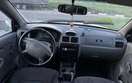 KIA Rio II, 2005 год, 100 000 рублей, 16 фотография