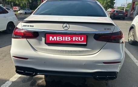 Mercedes-Benz E-Класс, 2021 год, 5 250 000 рублей, 4 фотография