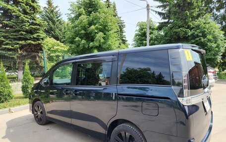 Toyota Voxy III, 2014 год, 1 850 000 рублей, 4 фотография