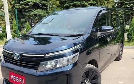 Toyota Voxy III, 2014 год, 1 850 000 рублей, 2 фотография