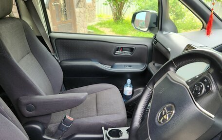 Toyota Voxy III, 2014 год, 1 850 000 рублей, 12 фотография