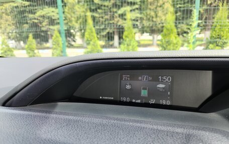 Toyota Voxy III, 2014 год, 1 850 000 рублей, 18 фотография