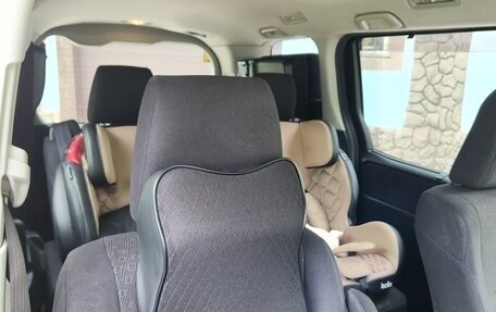 Toyota Voxy III, 2014 год, 1 850 000 рублей, 11 фотография