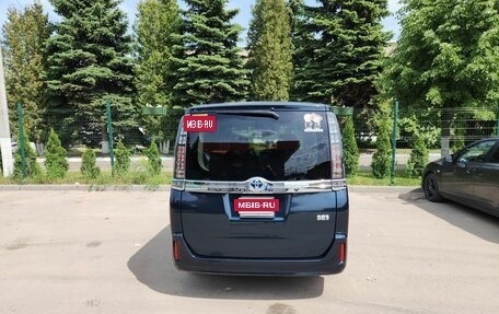 Toyota Voxy III, 2014 год, 1 850 000 рублей, 6 фотография