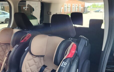 Toyota Voxy III, 2014 год, 1 850 000 рублей, 24 фотография