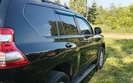 Toyota Land Cruiser Prado 150 рестайлинг 2, 2017 год, 3 600 000 рублей, 5 фотография