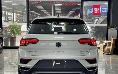 Volkswagen T-Roc I, 2021 год, 1 282 000 рублей, 5 фотография