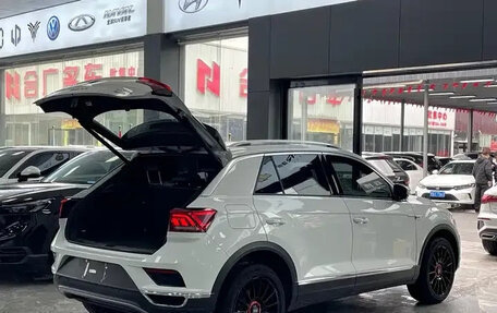 Volkswagen T-Roc I, 2021 год, 1 282 000 рублей, 6 фотография