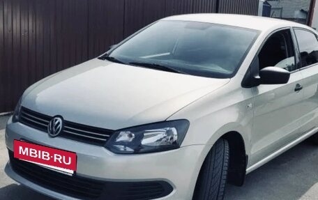 Volkswagen Polo VI (EU Market), 2012 год, 900 000 рублей, 3 фотография