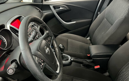 Opel Astra J, 2013 год, 600 000 рублей, 10 фотография