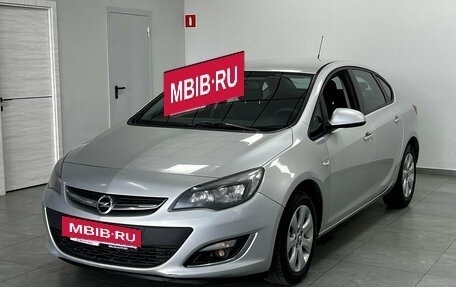 Opel Astra J, 2013 год, 600 000 рублей, 4 фотография
