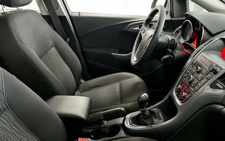 Opel Astra J, 2013 год, 600 000 рублей, 11 фотография
