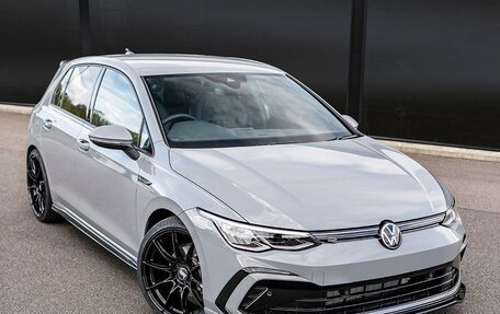 Volkswagen Golf VIII, 2022 год, 1 990 000 рублей, 1 фотография