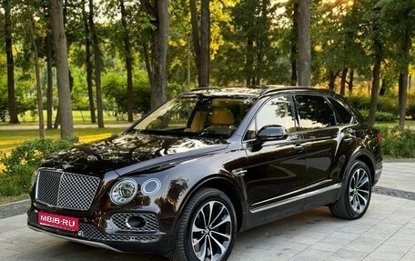 Bentley Bentayga I, 2016 год, 8 850 000 рублей, 1 фотография