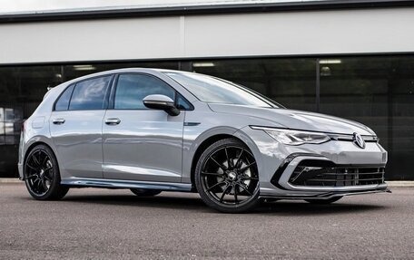 Volkswagen Golf VIII, 2022 год, 1 990 000 рублей, 2 фотография