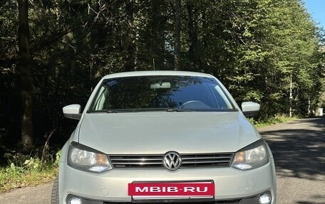 Volkswagen Polo VI (EU Market), 2013 год, 990 000 рублей, 2 фотография