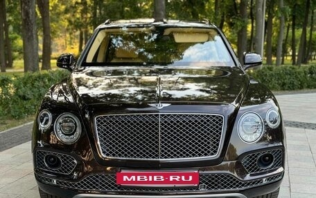 Bentley Bentayga I, 2016 год, 8 850 000 рублей, 3 фотография
