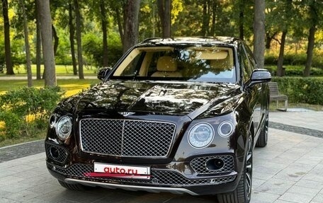 Bentley Bentayga I, 2016 год, 8 850 000 рублей, 2 фотография