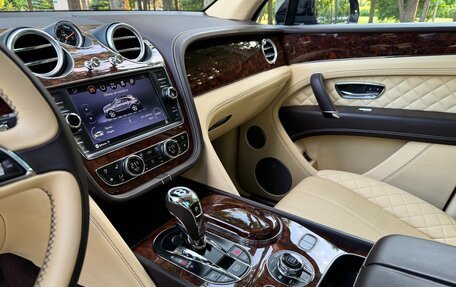 Bentley Bentayga I, 2016 год, 8 850 000 рублей, 14 фотография