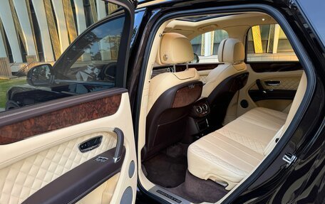 Bentley Bentayga I, 2016 год, 8 850 000 рублей, 17 фотография